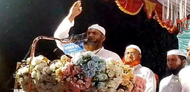 ছাত্র-জনতাকে রাজাকার উপাধি দেওয়ায় হাসিনাকে পালাতে হয়েছে দেশ ছেড়ে-আল্লামা মামুনুল হক