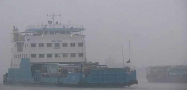 পাটুরিয়া-দৌলতদিয়ায় ঘন কুয়াশা ফেরি চলাচল বন্ধ