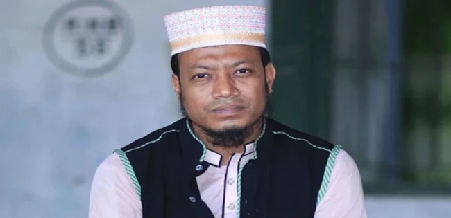 মুফতি আমির হামজার বিরুদ্ধে ৪ জেলায় ৪  মামলা : ৩ অভিযোগ