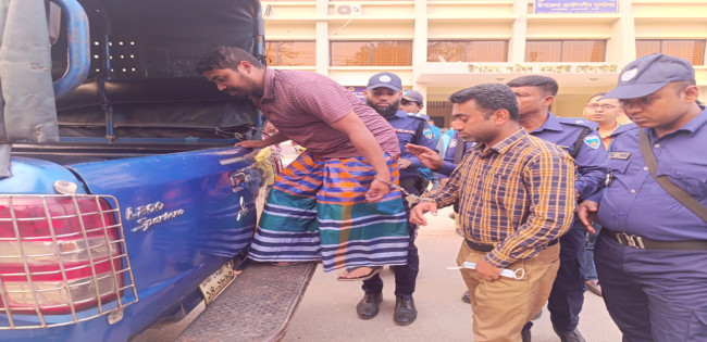 সোনাগাজীর পিআইও  ঘুষের লাখ টাকাসহ দুদকের হাতে আটক
