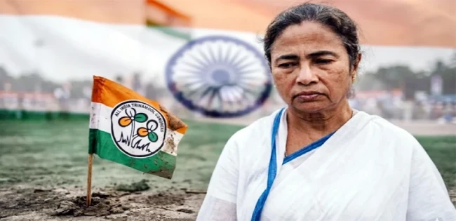 ভরাডুবি তৃণমূলের : নিজ আসনেই হেরে গেলেন মমতা