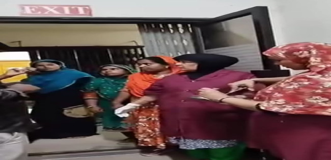 হাসপাতালে রোগীর স্বজনরা অসহায় : কুষ্টিয়া জেলা প্রশাসকের হস্তক্ষেপ কামনা