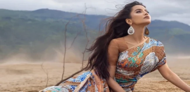 তুষি এখন শুধু অভিনেত্রী নন, গায়িকাও
