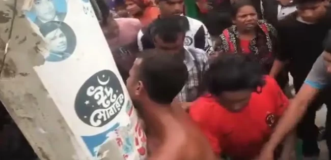 কুষ্টিয়ায় শিশু ধর্ষণ : ধর্ষককে গণপিটুনি দিয়ে পুলিশে দিল জনতা