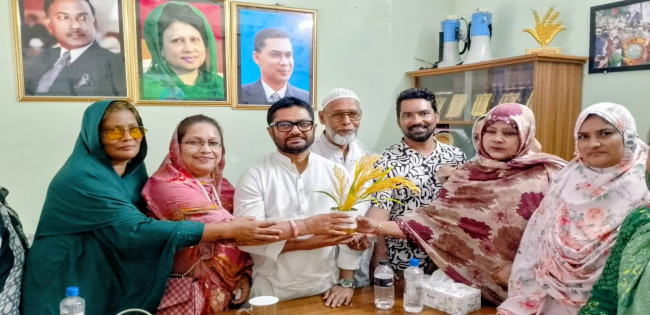 মহিলা দলকে অভিনন্দন