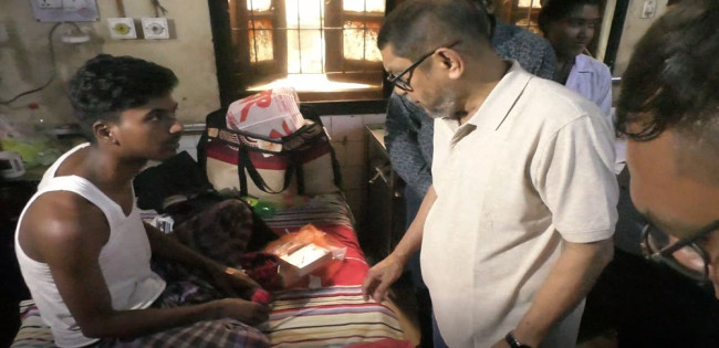 বাথরুমের অপরিচ্ছন্নতায় ক্ষোভ : স্বাস্থ্যমন্ত্রীর আকস্মিক পরিদর্শন করলেন কুষ্টিয়া জেনারেল হাসপাতাল