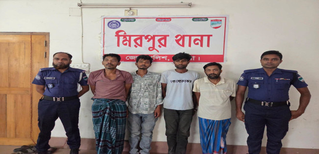 মিরপুরে  ৪ মাদককারবারী গ্রেফতার