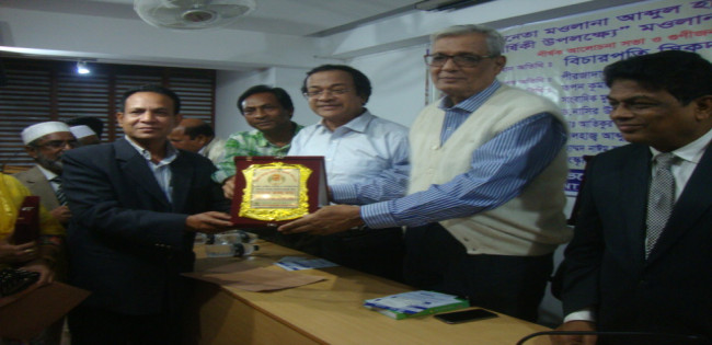 বনপা’র সভাপতি শামসুল আলম স্বপন পেলেন ভাসানী সম্মাননা পদক