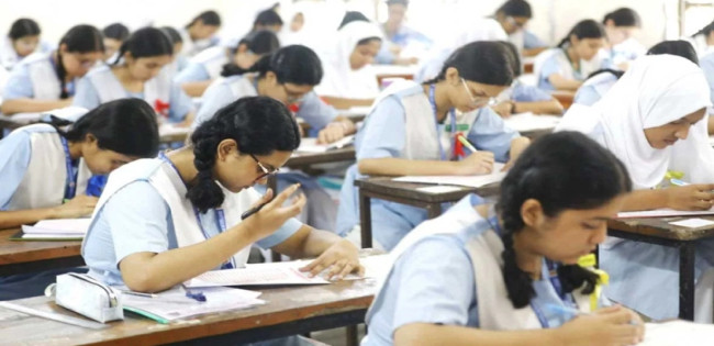 শিক্ষামন্ত্রী  চট্টগ্রামে এইচএসসি পরীক্ষা শুরুর তারিখ জানালেন