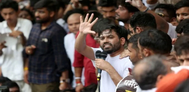 বড় কর্মসূচির হুঁশিয়ারি: মোদী সরকারকে ২৪ ঘণ্টার আলটিমেটাম