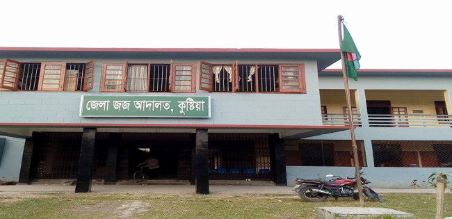 পেশকার মেহেদী হাসানের বিরুদ্ধে ঘুষ দাবি ও অশালীন আচরণের অভিযোগ