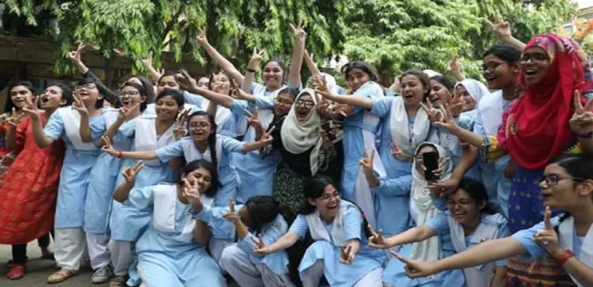 জিপিএ-৫ এ  এগিয়ে মেয়েরা